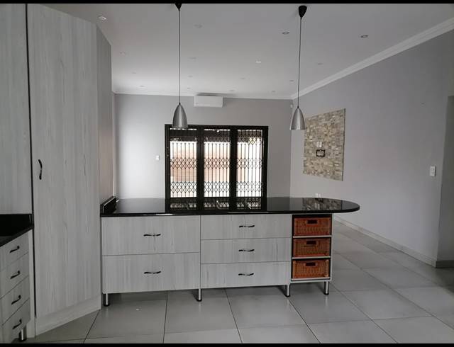 3 BEDROOM HOUSE FOR SALE IN GEELHOUTPARK